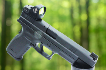 Mini Red Dot Sight mounted on pistol